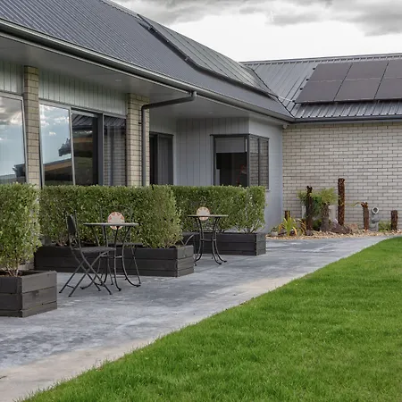 Parkside Boutique Lodge-3